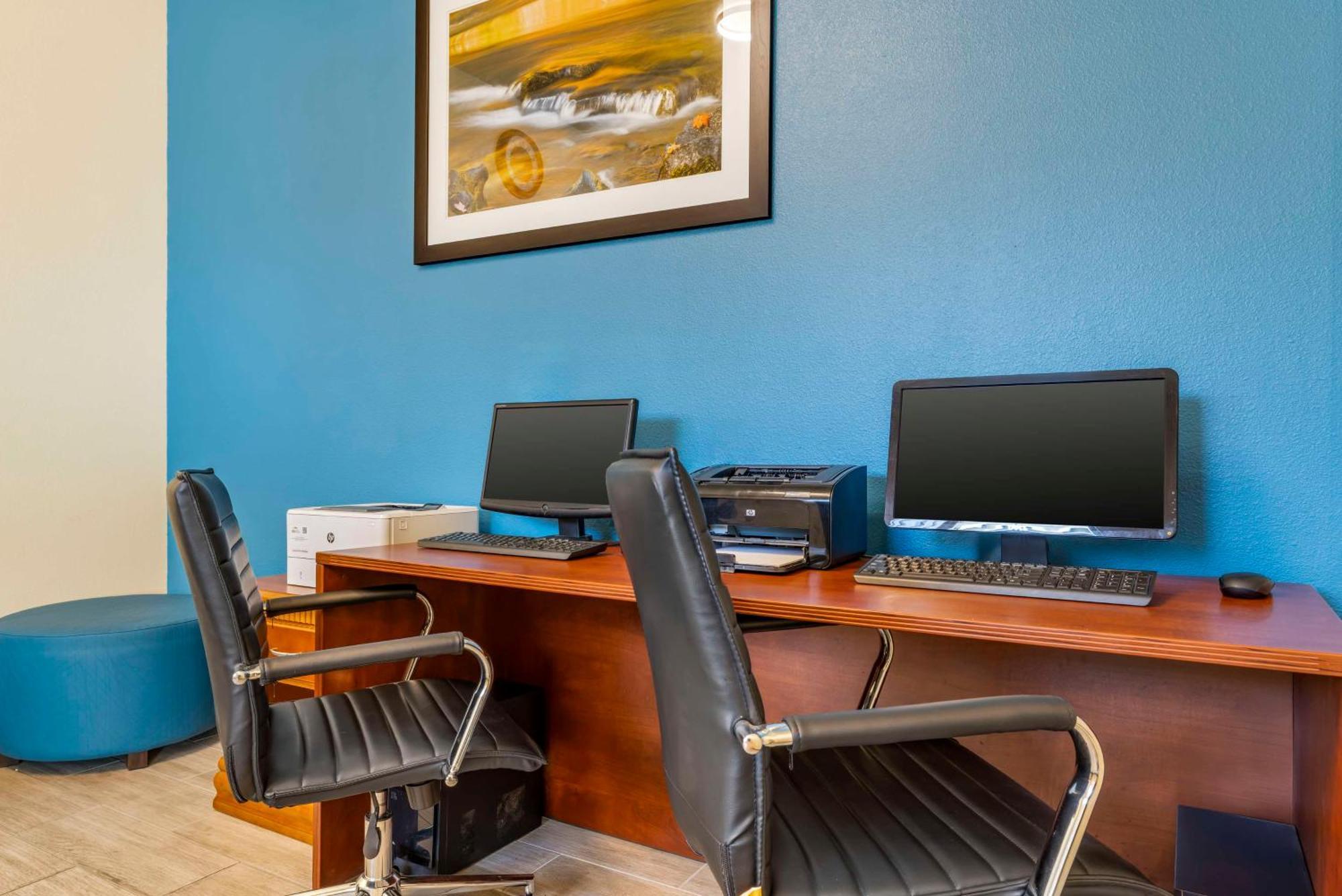 Best Western Plus Lake Elsinore Inn & Suites Exterior photo