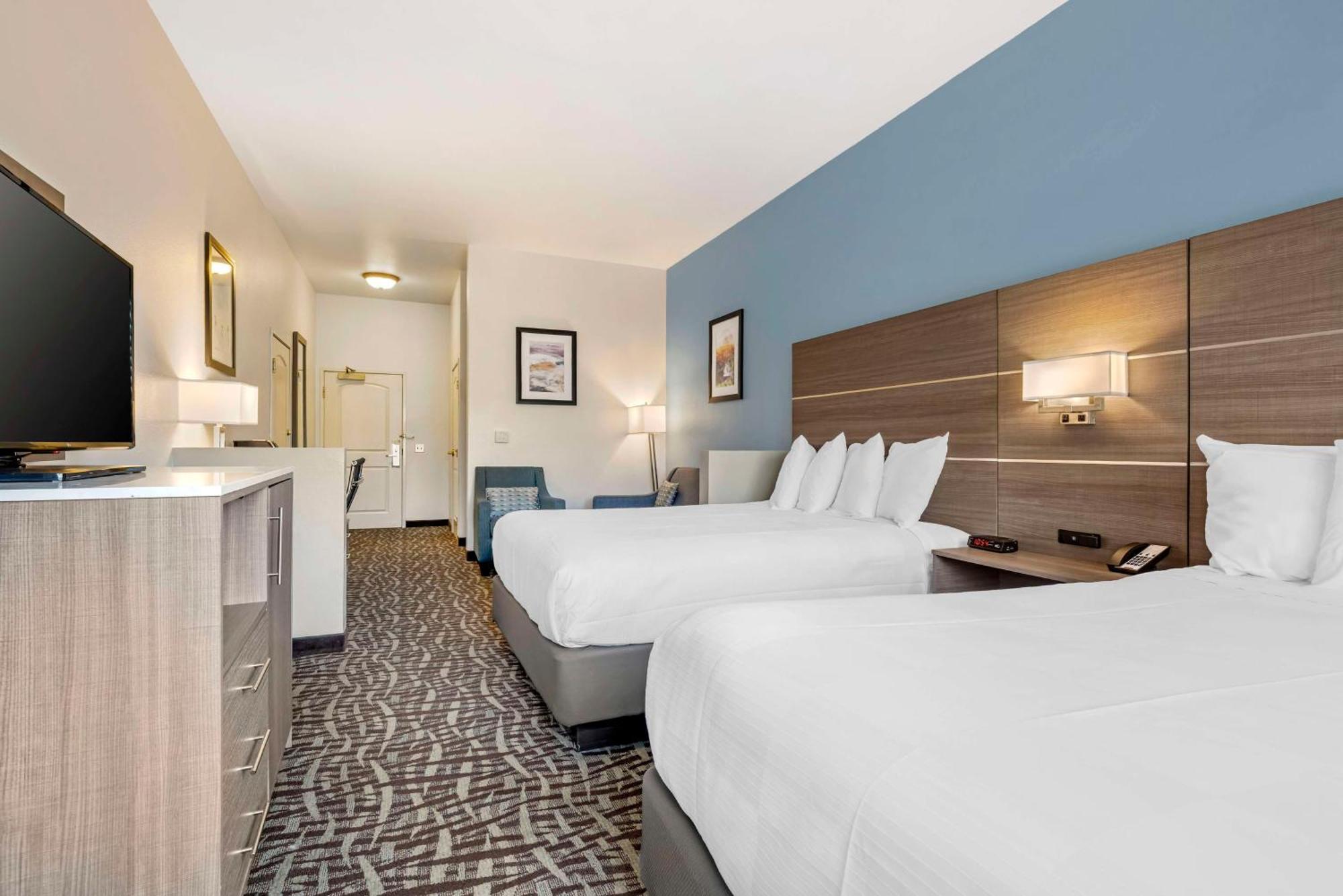 Best Western Plus Lake Elsinore Inn & Suites Exterior photo