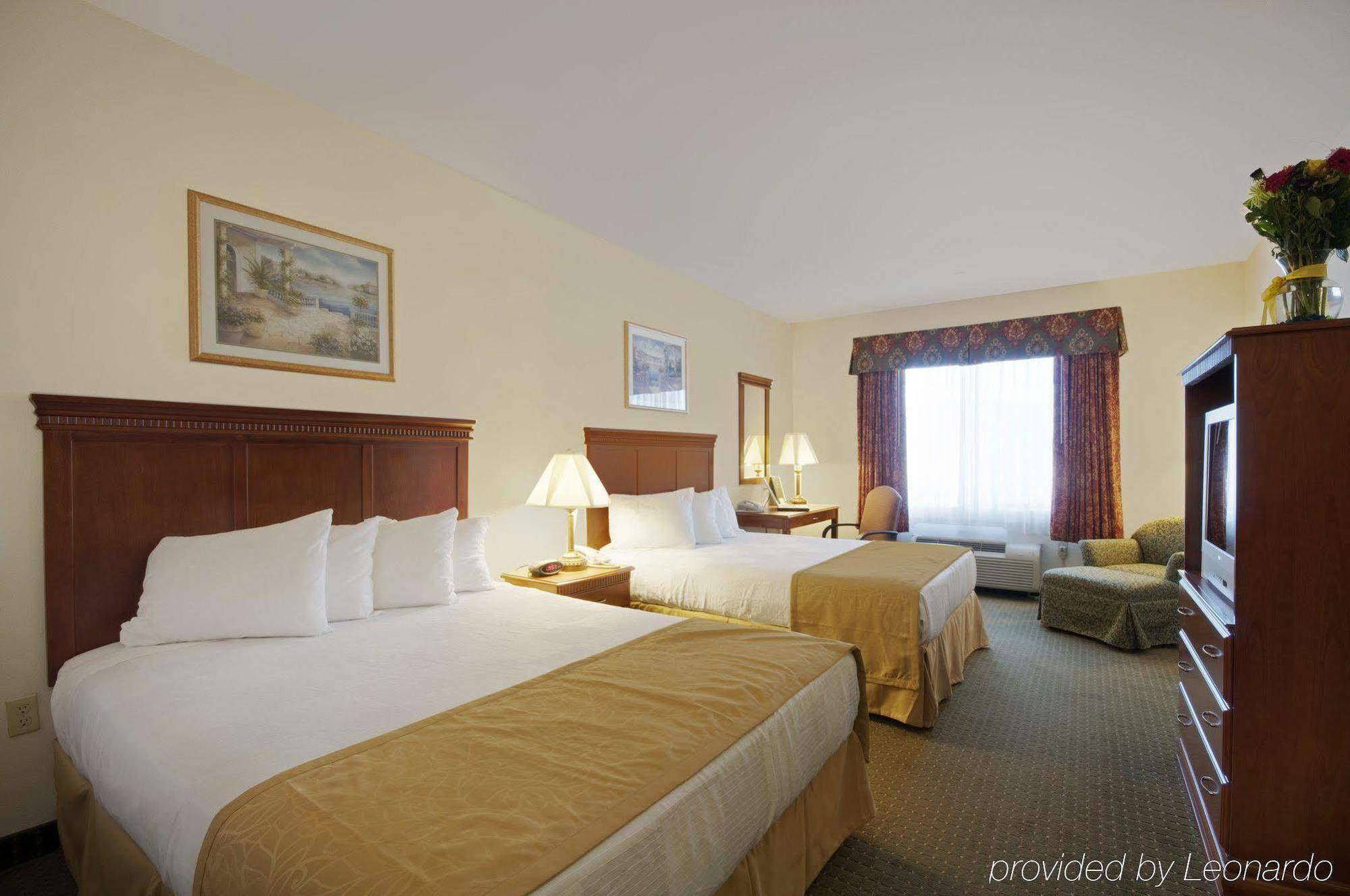 Best Western Plus Lake Elsinore Inn & Suites Exterior photo