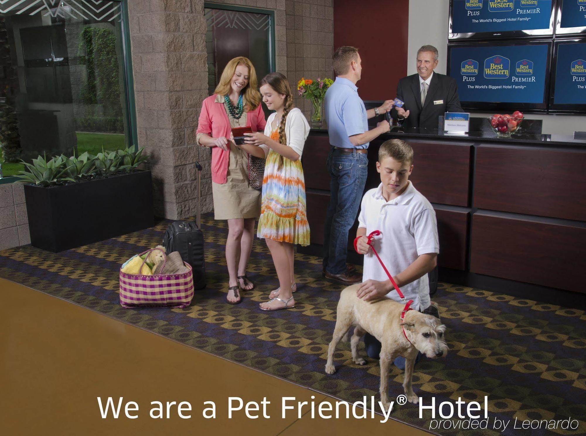Best Western Plus Lake Elsinore Inn & Suites Exterior photo
