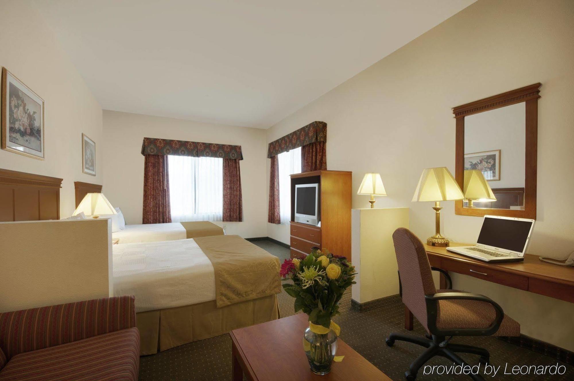Best Western Plus Lake Elsinore Inn & Suites Exterior photo