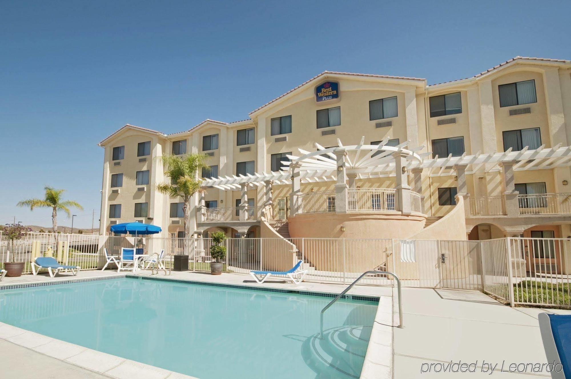 Best Western Plus Lake Elsinore Inn & Suites Exterior photo